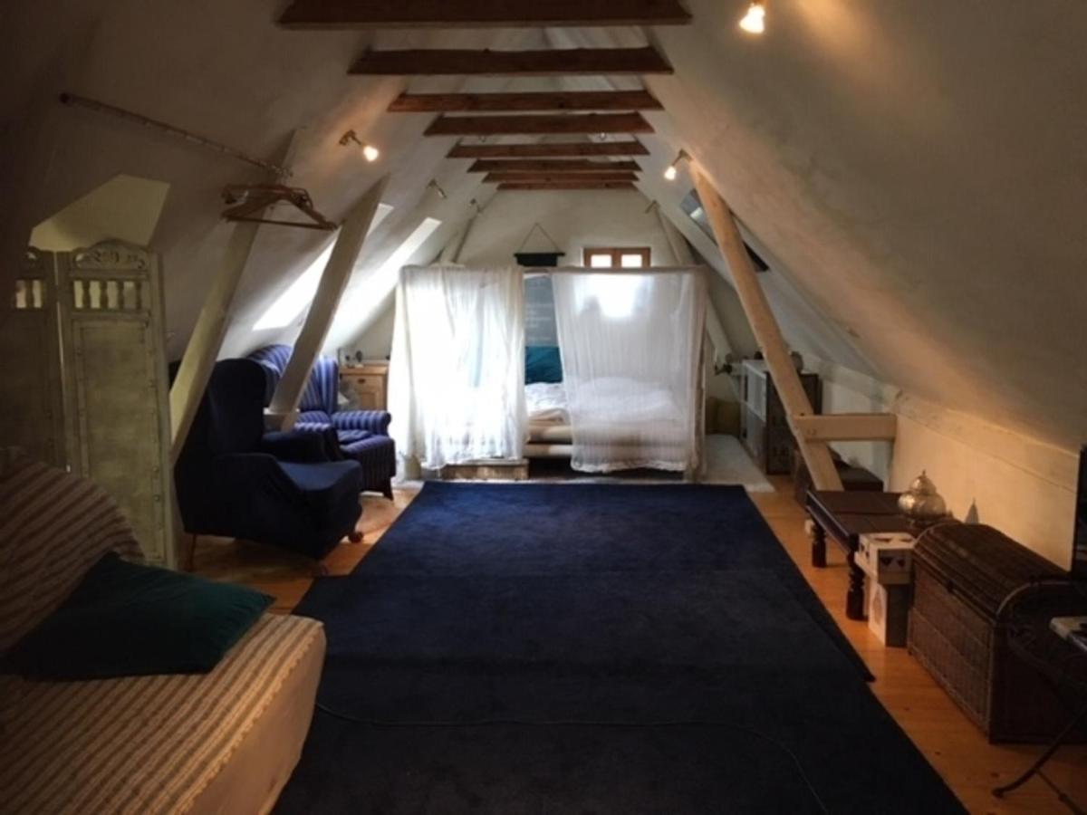 Grosse Hobbithoehle Mit Gemeinschaftsgarten Neustadt am Rübenberge Extérieur photo